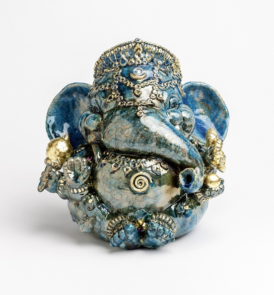 Saugstad Brigitte · Ganesha „Infinite Wisdom“ · Raku mit 23kt Blattvergoldung  · 27 x 27 x 27 cm · 2014.jpg