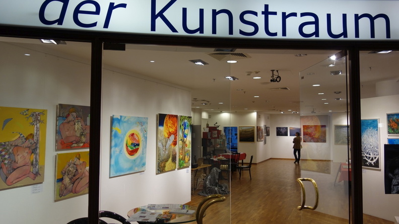 Erdverbunden im Kunstraum Vienna.jpg