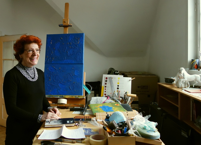 Christine Nyirady im Atelier.jpg