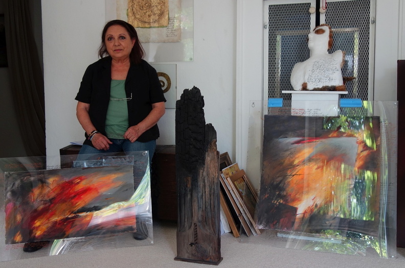 Eva Meloun im Atelier.jpg