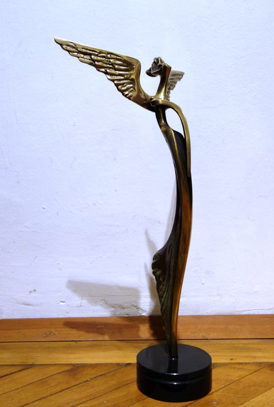 Kulinski Ivan, Nike, Bronze, Höhe 44 cm.jpg