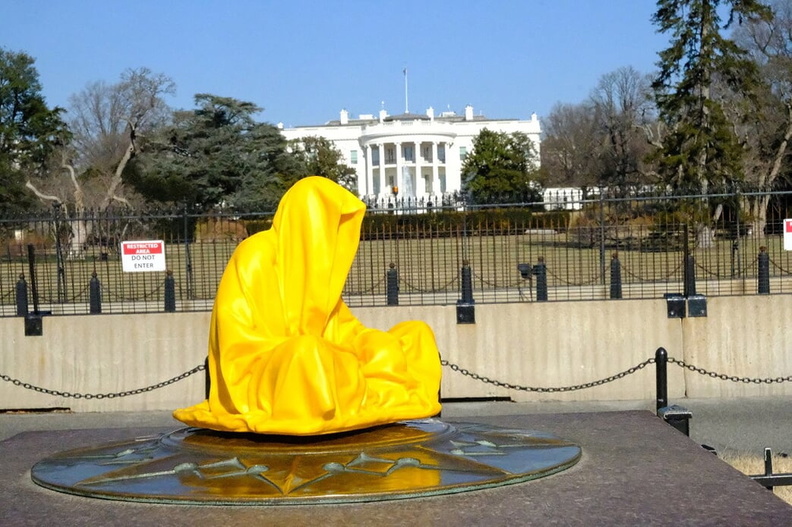 Kielnhofer Manfred - Guardian of Time at White House.jpg